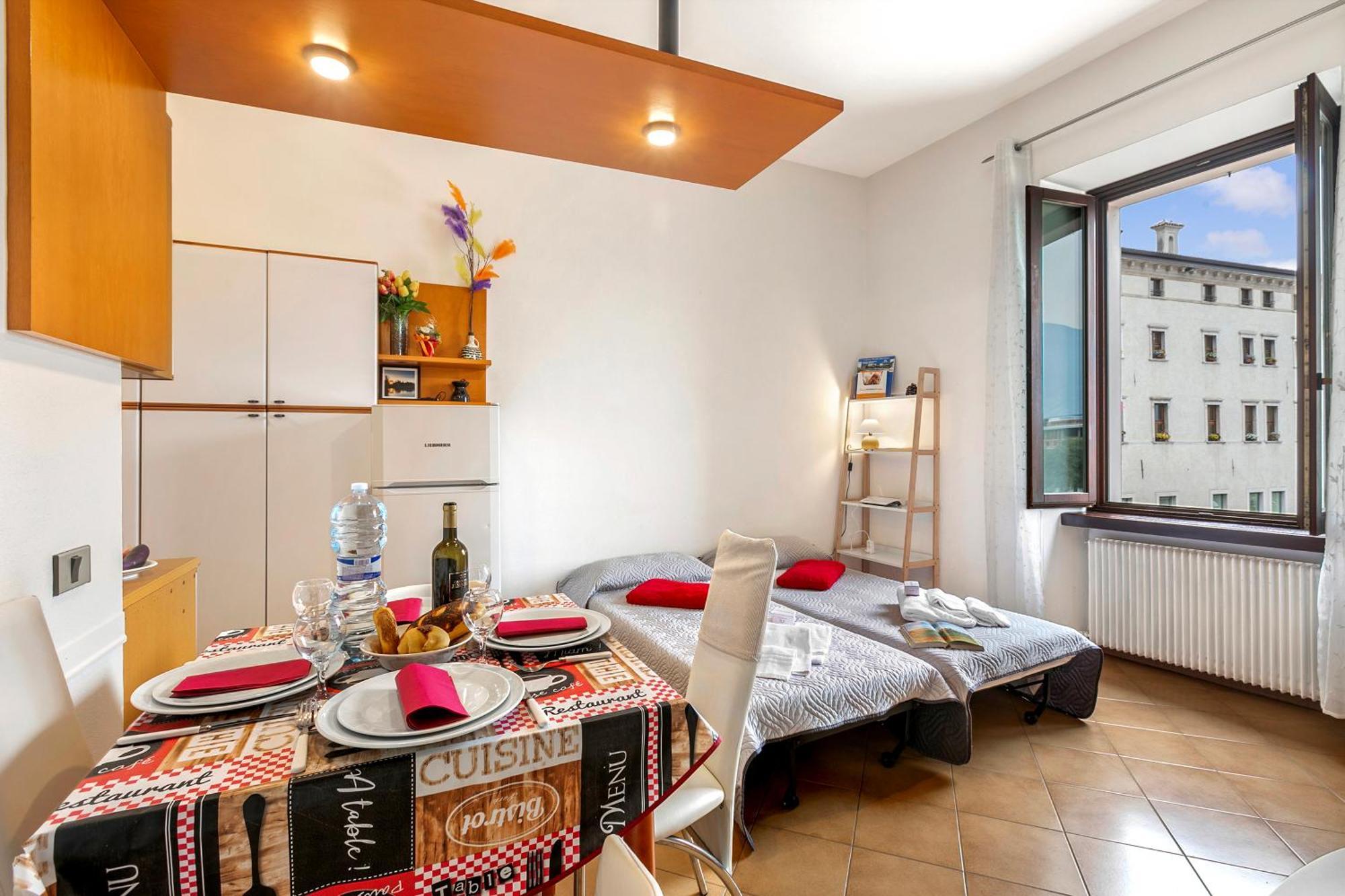 Lake View Historical Center Apartment - Happy Rentals Riva del Garda Exterior foto